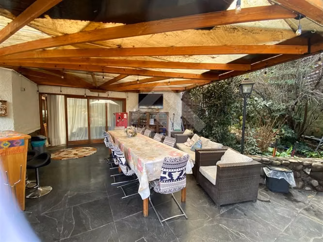 Arriendo casa 5D 6B piscina quincho terrazas en La Reina .