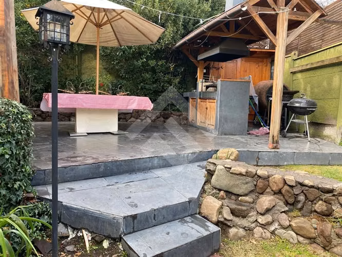 Arriendo casa 5D 6B piscina quincho terrazas en La Reina .