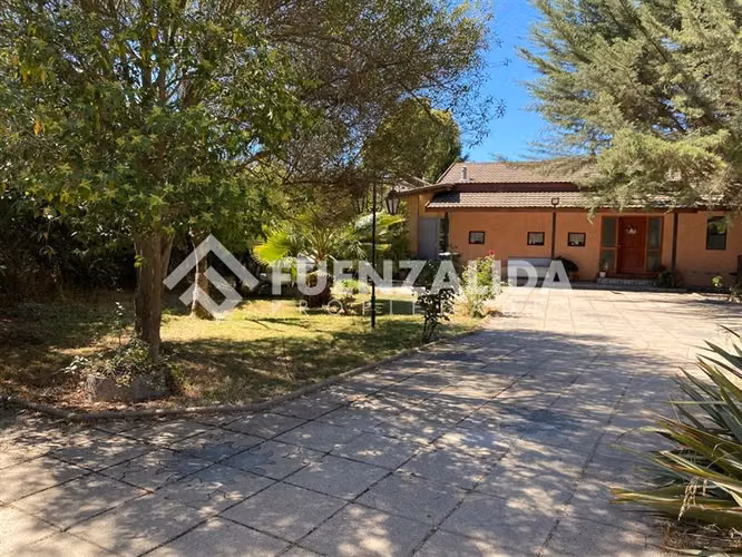 Casa en parcela 5D 3B piscina Quincho en Talagante