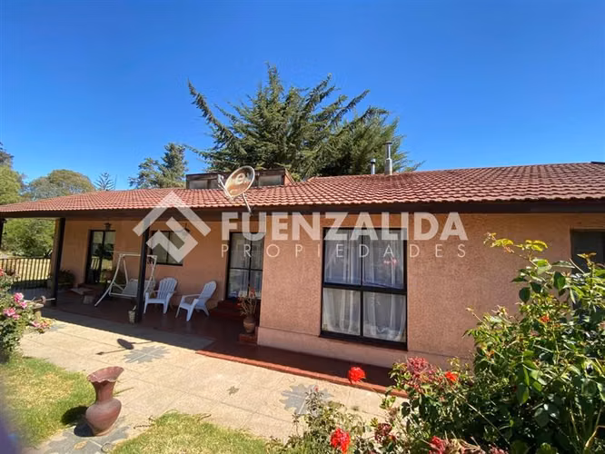 Parcela con casa 5D 3B piscina quincho vendo en Talagante