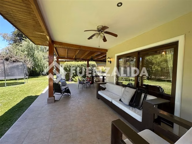 Amplia casa 4d 4b recepción final piscina, quincho,