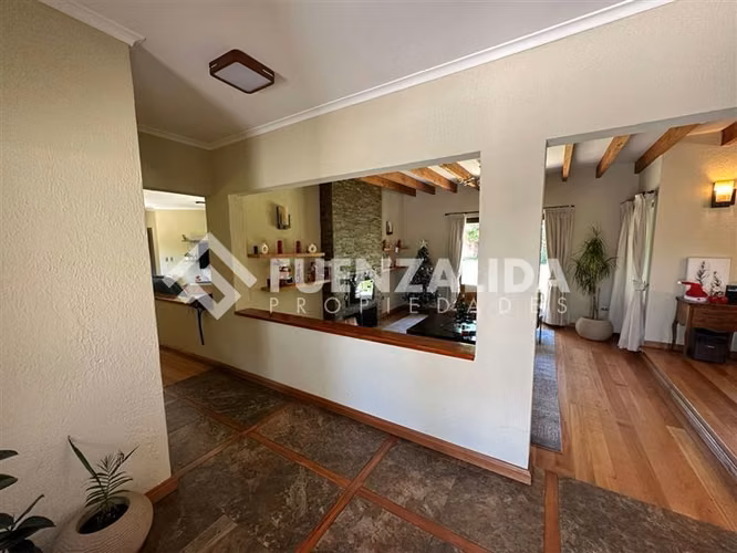 Amplia casa 4d 4b recepción final piscina, quincho,