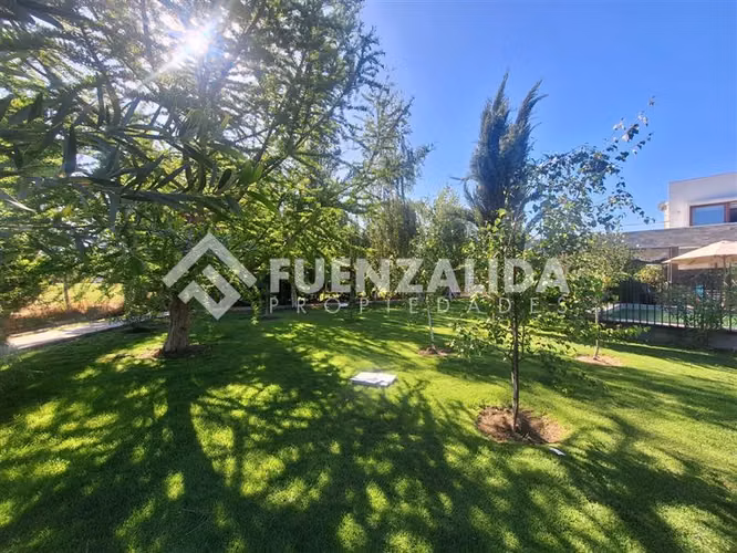 Parcela en venta en Talagante 5 dor. 5 baños