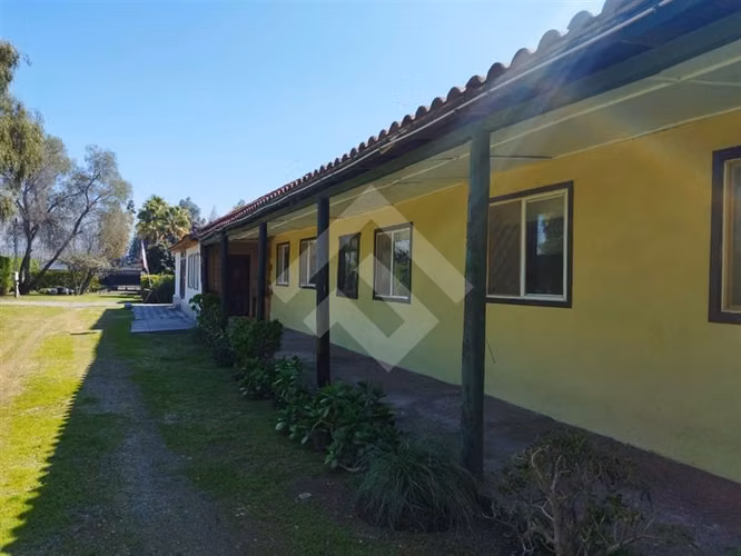 SE VENDE, parcela orilla camino 4 instaciones independiente
