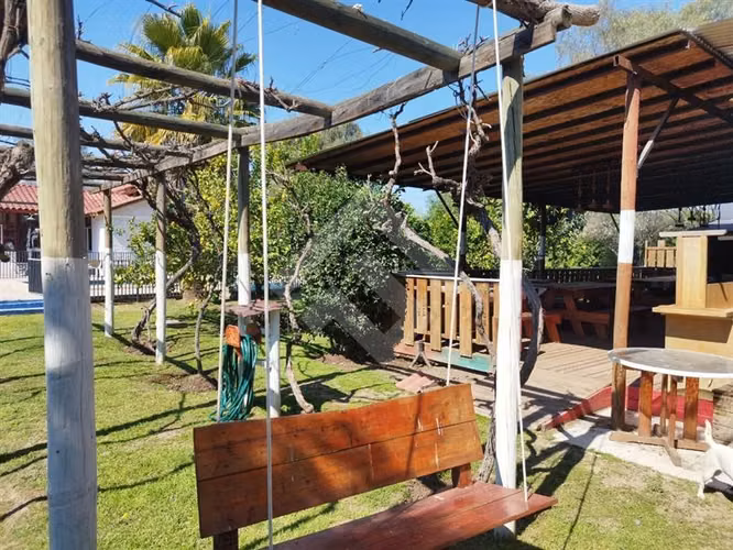 SE VENDE, parcela orilla camino 4 instaciones independiente