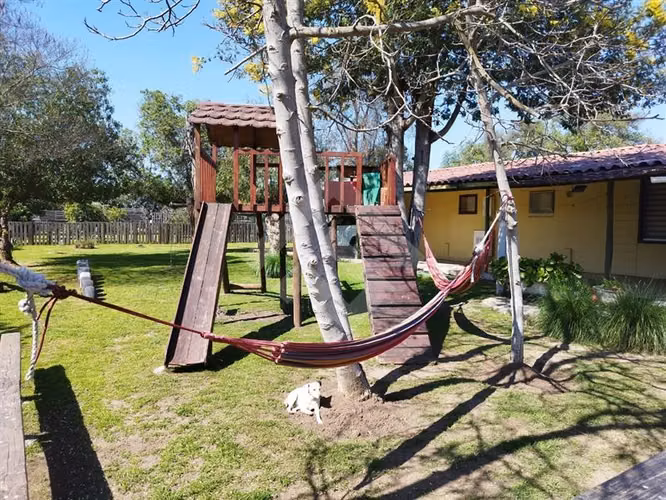 SE VENDE, parcela orilla camino 4 instaciones independiente