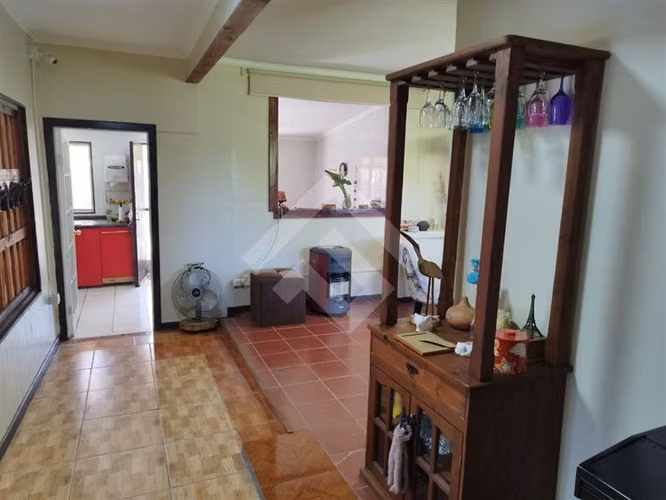 SE VENDE, parcela orilla camino 4 instaciones independiente
