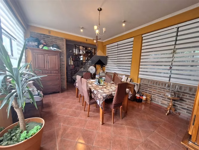 Parcela en venta en Padre Hurtado con dos casas