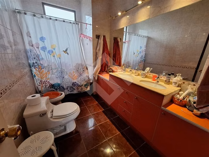 Parcela en venta en Padre Hurtado con dos casas