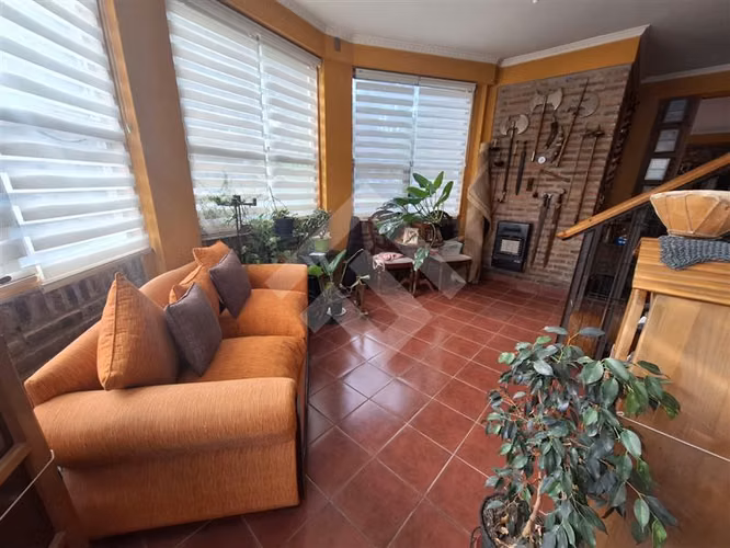 Parcela en venta en Padre Hurtado con dos casas