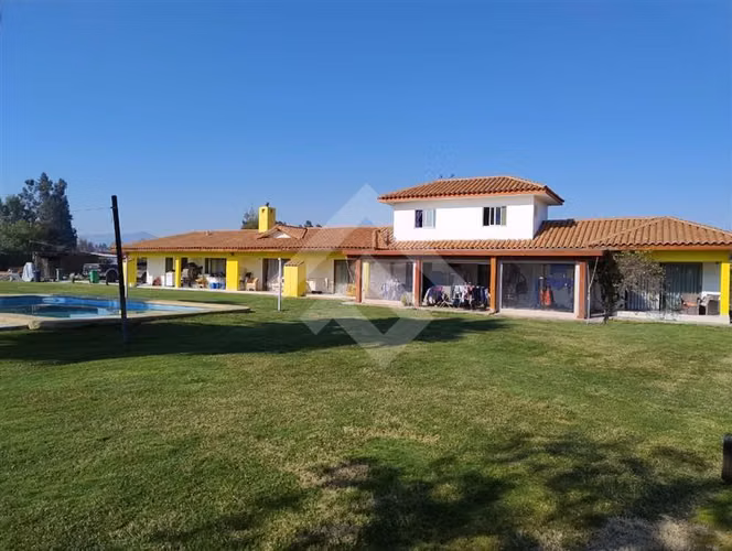 Casa en venta de 4 dorm.5 baños en Peñaflor Colonia alemana