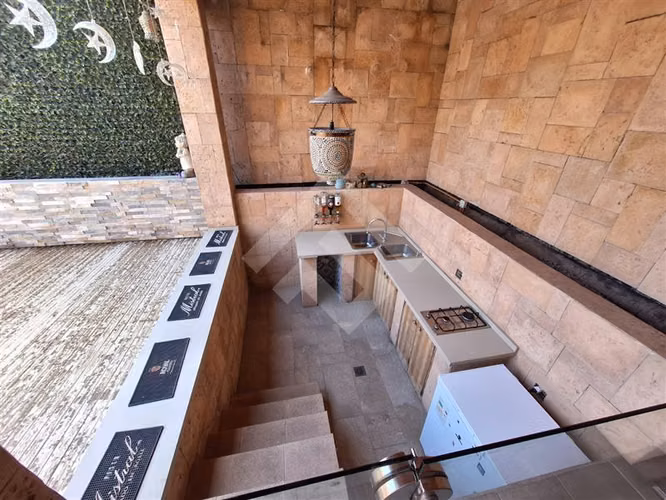 Casa venta de 5D. Piscina quincho laguna sol Padre Hurtado