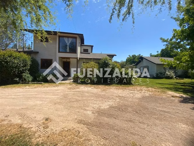 Parcela en venta en Talagante con 2 Casas,
