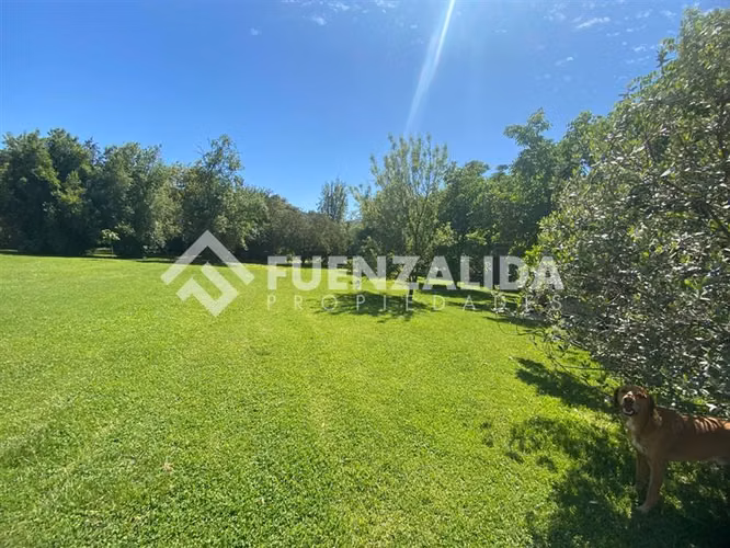 Parcela en venta en Talagante con 2 Casas,