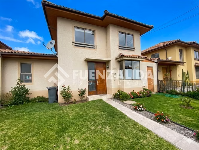 Casa venta de 4 D.piscina en Isla de Maipo Valle la Reserva
