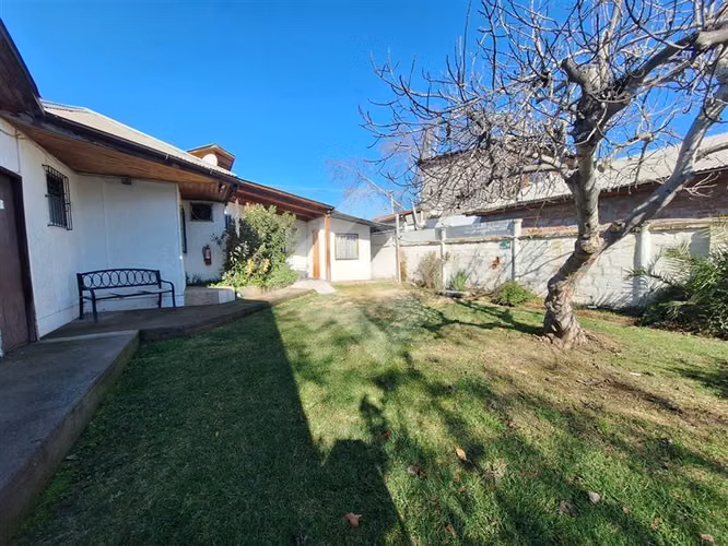 Casa en venta de 5 dorm. en Peñaflor