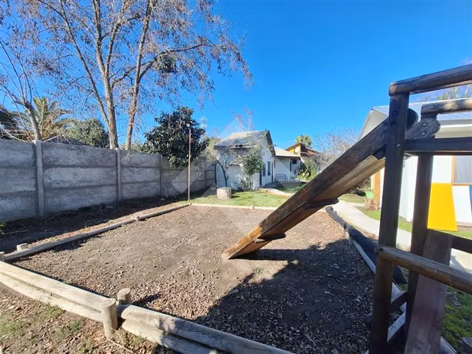 Casa en venta de 5 dorm. en Peñaflor