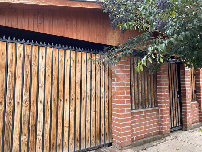 Casa en arriendo 3D 1B estacionamiento en El Monte