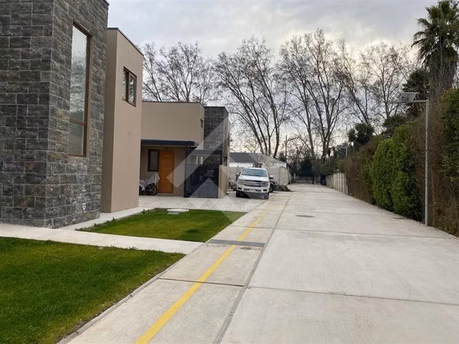 Casa 3D 3B patio estacionamiento arriendo en Isla de Maipo - Imagen 3