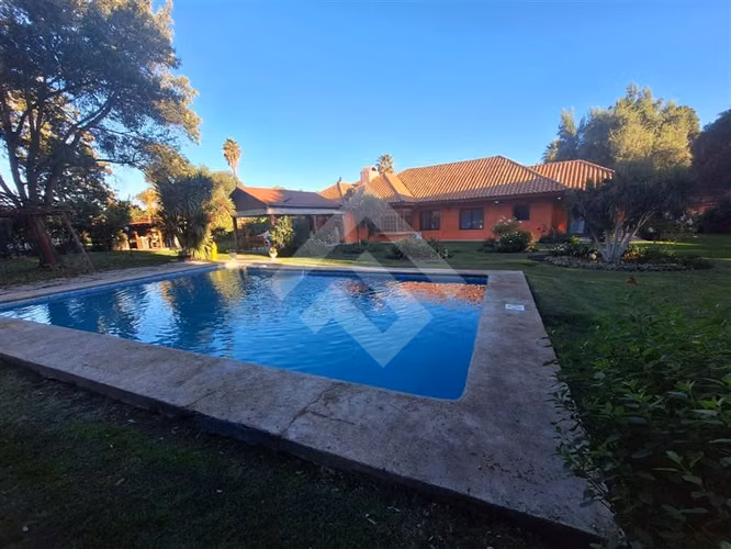 Parcela en venta en Talagante. 4dorm. 2bañ. Colegio Trebulco