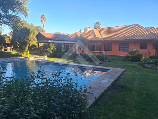 Parcela en venta en Talagante. 4dorm. 2bañ. Colegio Trebulco