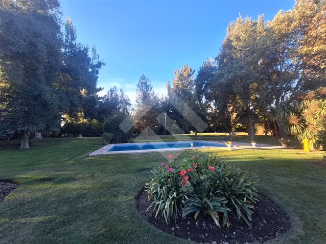 Parcela en venta en Talagante. 4dorm. 2bañ. Colegio Trebulco