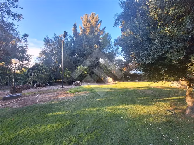 Parcela en venta en Talagante. 4dorm. 2bañ. Colegio Trebulco
