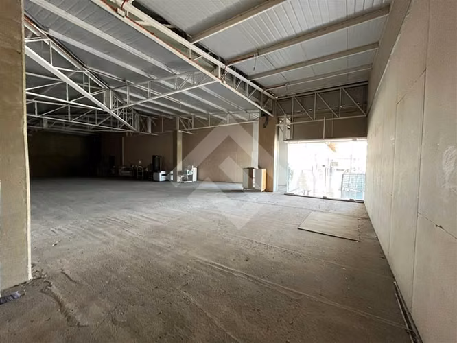 Amplio Local Comercial en arriendo en Talagante 322,85 mt2