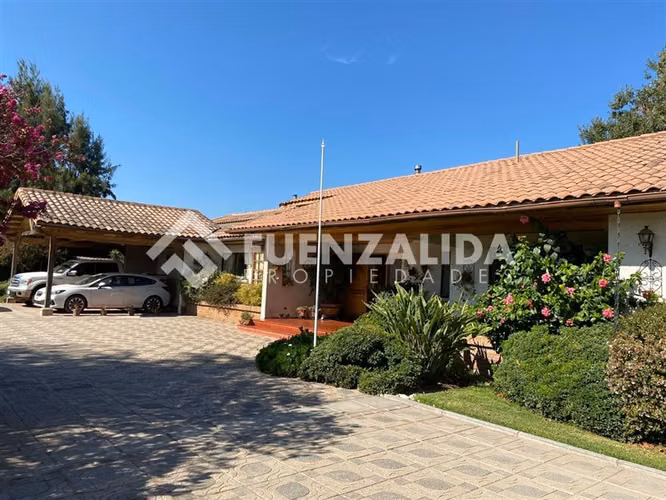 Casa vendo 5D 4B piscina , quincho, Condominio Talagante
