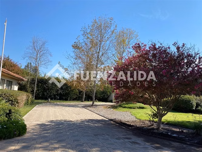 Casa vendo 5D 4B piscina , quincho, Condominio Talagante