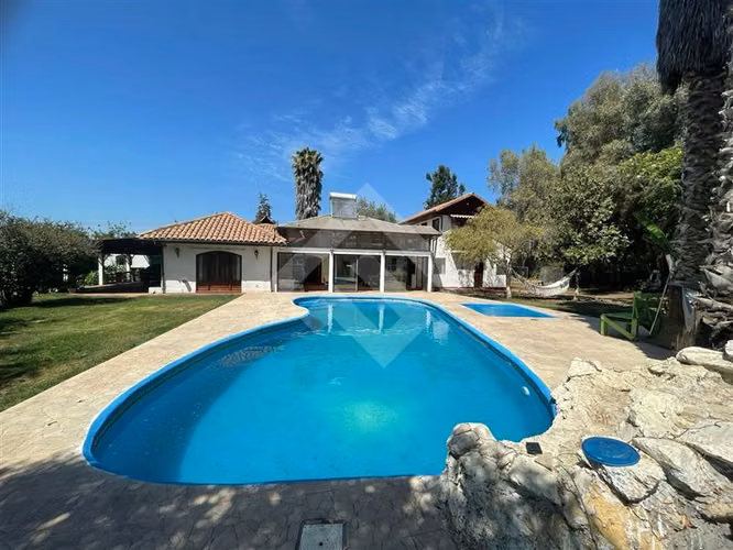 CASA EN VENTA 5D 3B, CON PISCINA Y RECPECION FINAL