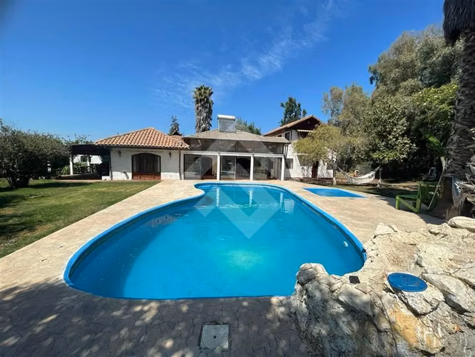 CASA EN VENTA 5D 3B, CON PISCINA Y RECPECION FINAL