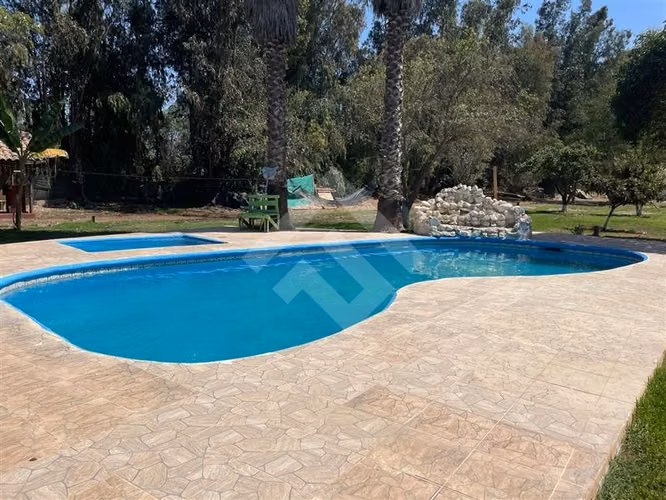 CASA EN VENTA 5D 3B, CON PISCINA Y RECPECION FINAL