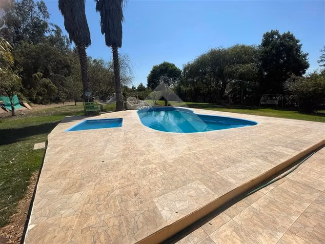 CASA EN VENTA 5D 3B, CON PISCINA Y RECPECION FINAL