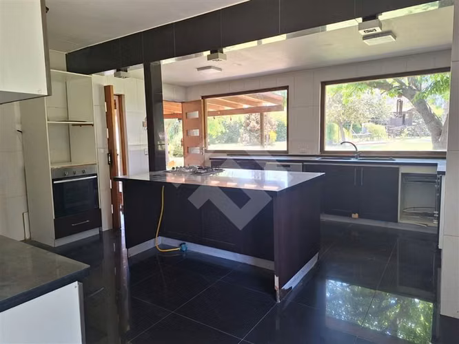 Casa en venta de 4 dorm. 3 Baños en Talagante. Oliveto
