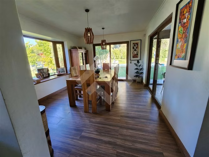 SE VENDE CASA CHILENA 5D 4B PISCINA MAS QUINCHO C/RECEPCIÓN