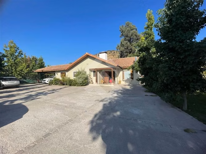 SE VENDE CASA CHILENA 5D 4B PISCINA MAS QUINCHO C/RECEPCIÓN