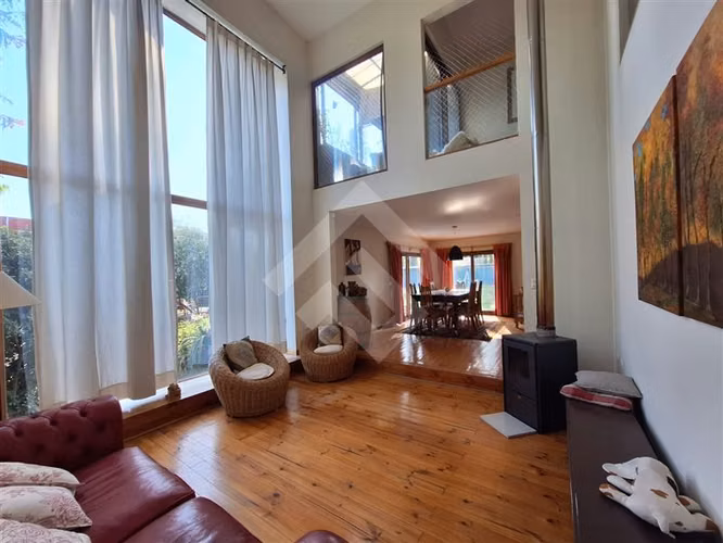 Casa en venta de 6 dorm. 5bañ Dos Casa Colonia Aleman Berlin