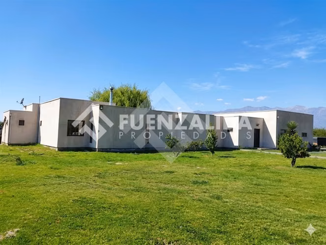 Casa mediterranea en Parcela vendo 4D 3B en Talagante