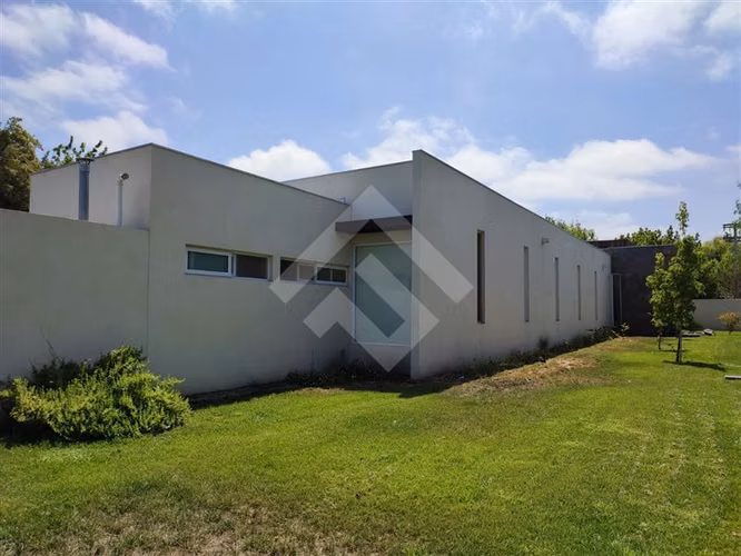 Parcela arriendo 4D3B canchas tenis Pad Condominio Talagante