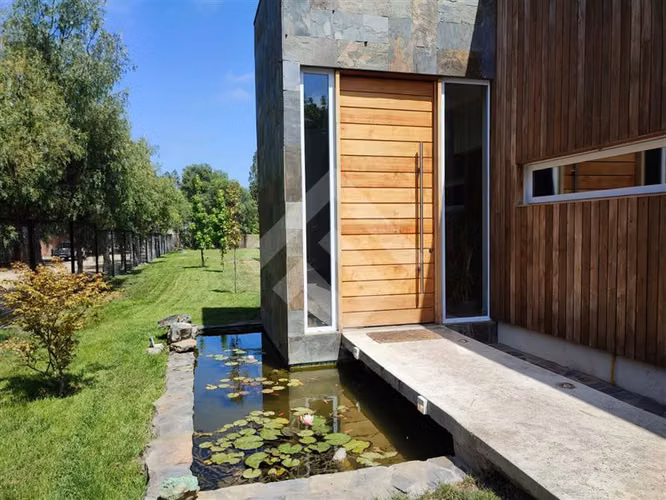 Parcela arriendo 4D3B canchas tenis Pad Condominio Talagante