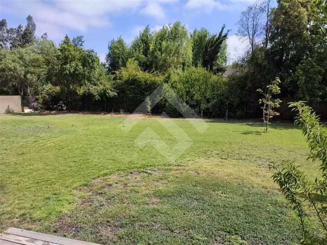 Casa arriendo 4D3B canchas tenis/paddle Condominio Talagante
