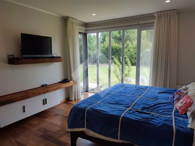Casa arriendo 4D3B canchas tenis/paddle Condominio Talagante