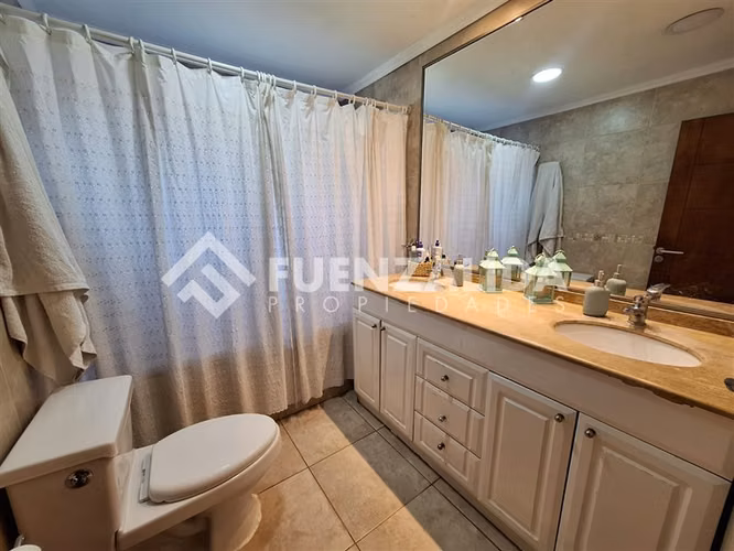 Casa en venta de 4 dorm. en Peñaflor. Colonia Alemana.