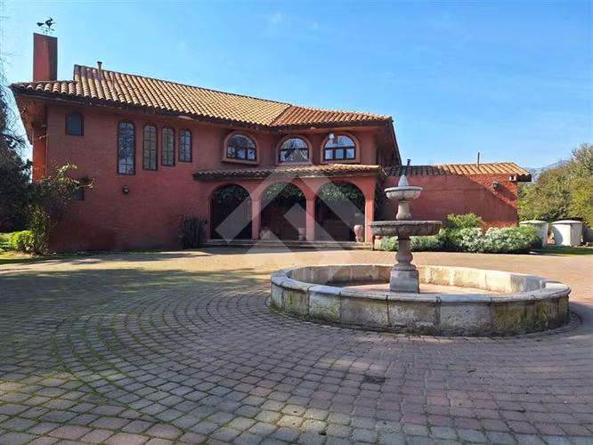 Casa en venta de 6 dorm. en Calera de Tango
