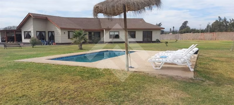Parcela c/casa 4D 4B piscina Quincho en Isla de Maipo