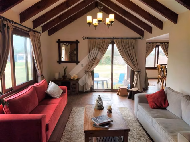 Casa en venta de 4D 4B Piscina Quincho en Isla de Maipo