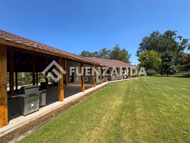2 casas en venta en parcela de 5000 mts . Cond. Consolidado