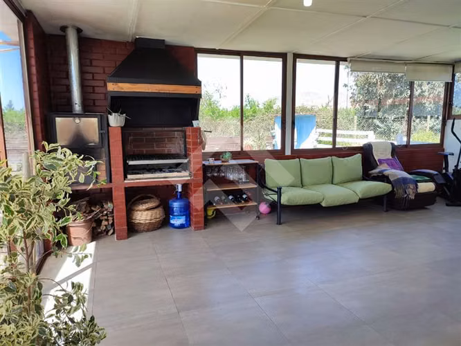 Parcela con 2 casas piscina Quincho en Padre Hurtado