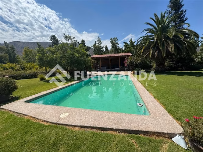 2 casas en venta en parcela de 5000 mts . Cond. Consolidado